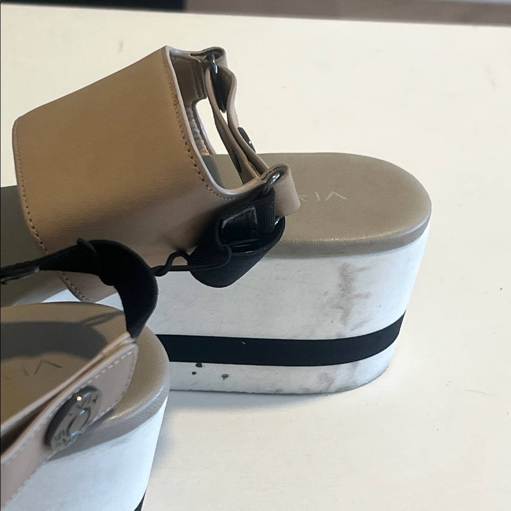 Via Spiga Tan and Black Platform Sandals - Picture 6 of 7